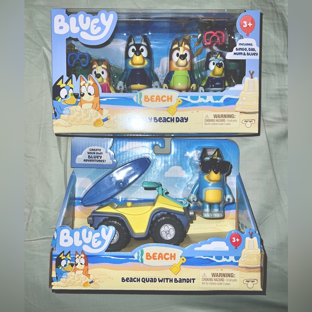 2 new BLUEY PLAYSETS! New in Pkg -  Family Beach Day  & BEACH QUAD BANDIT!